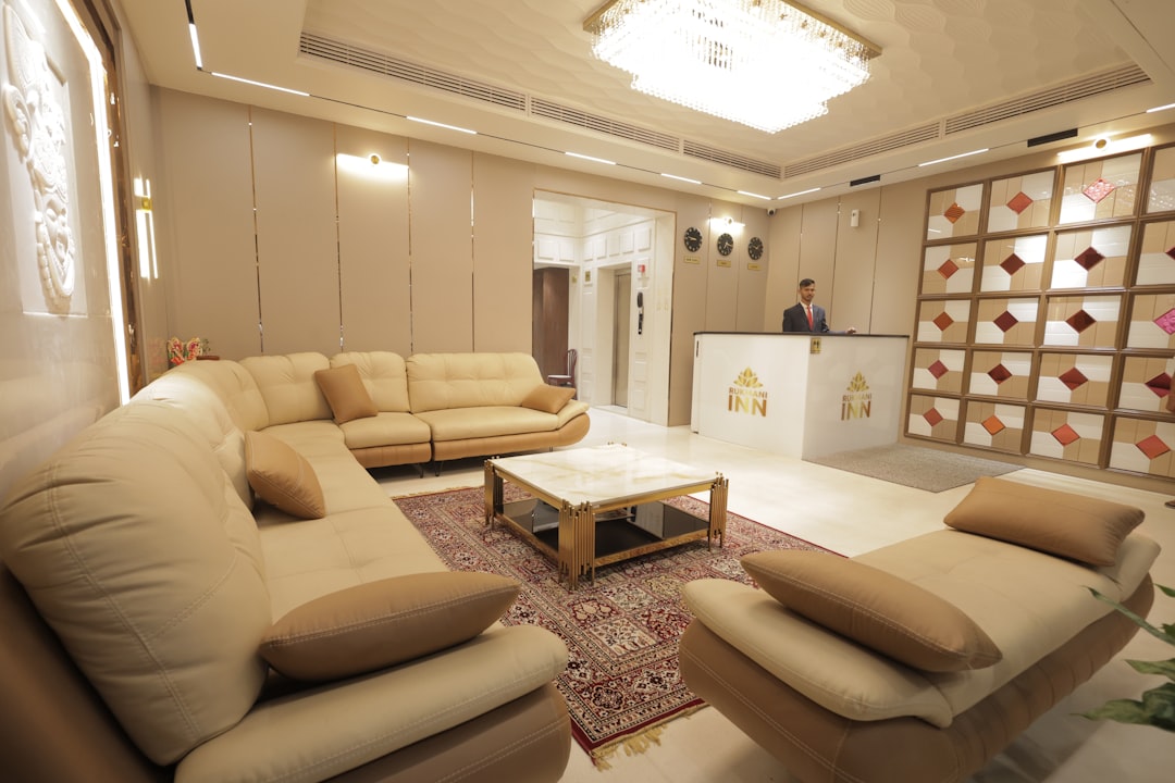 Travel Comfort: The Best Pillows and Blankets Reviewed